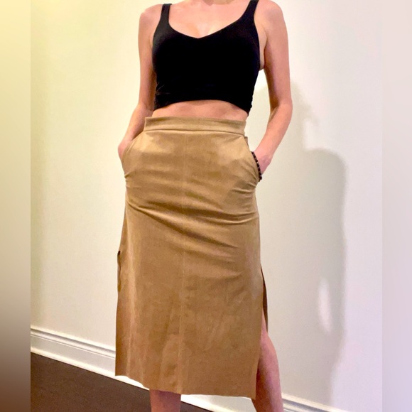Wilfred faux suede Skirt, size 4, perfect condition, perfect for the office - Picture 2 of 6